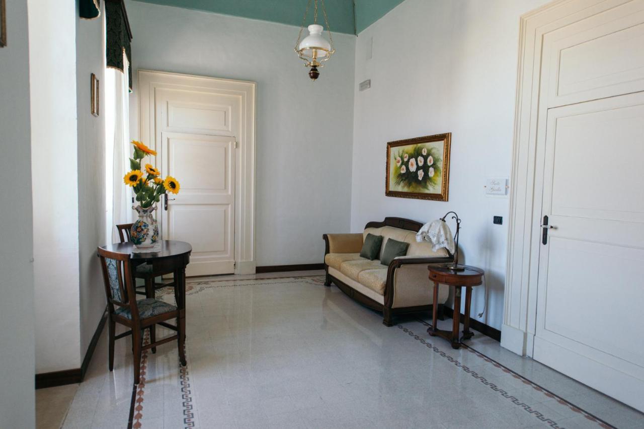 Palazzo Scarciglia Hotel Minervino di Lecce Exterior photo