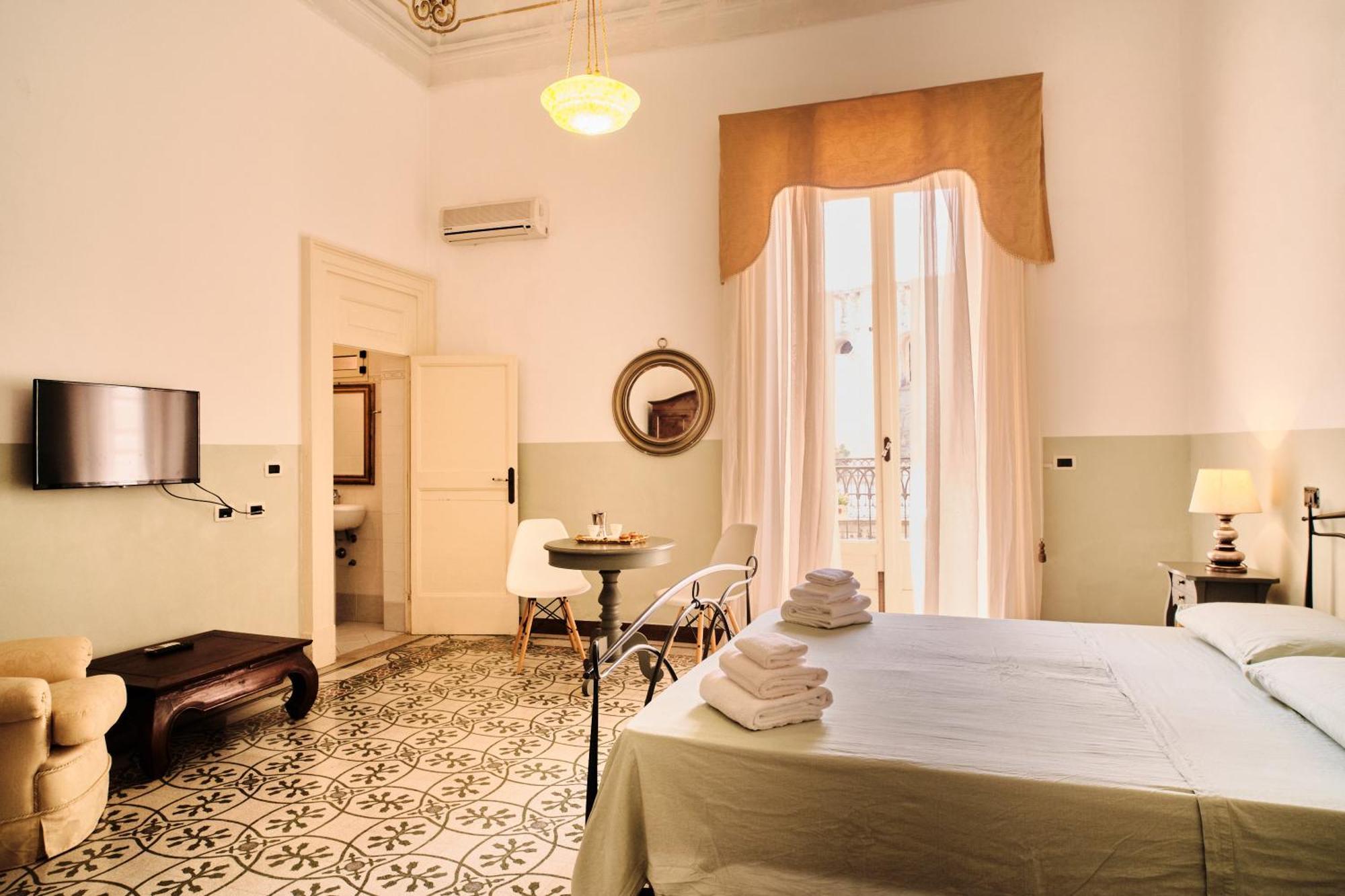 Palazzo Scarciglia Hotel Minervino di Lecce Exterior photo